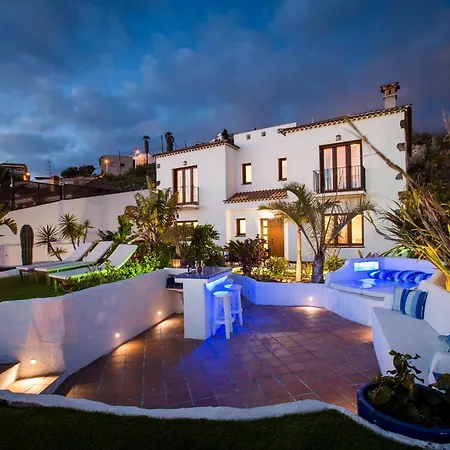 With Heated Private Pool And Exotic Garden