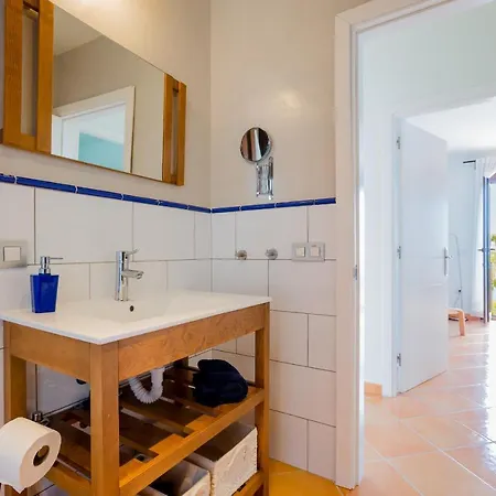 Villa With Heated Private Pool And Exotic Garden